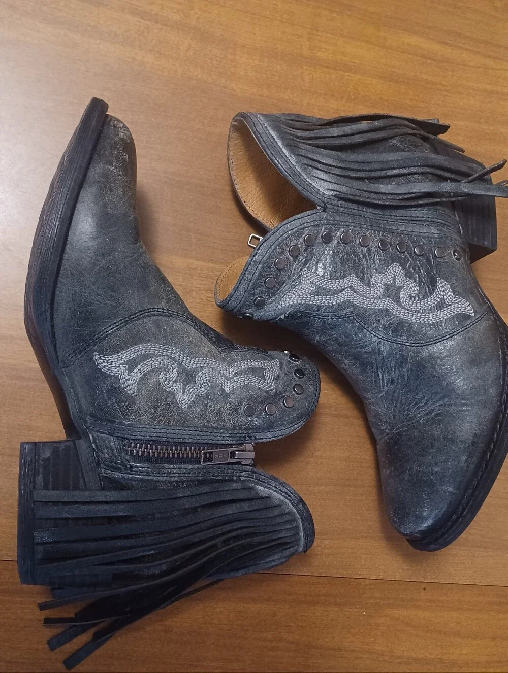 Sterling River Boots Womens 7M Gray Distressed Western Country Ankle Tassels